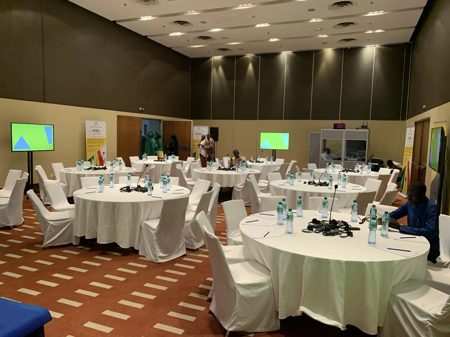 Installation de conférence — réalisation eConf Dakar