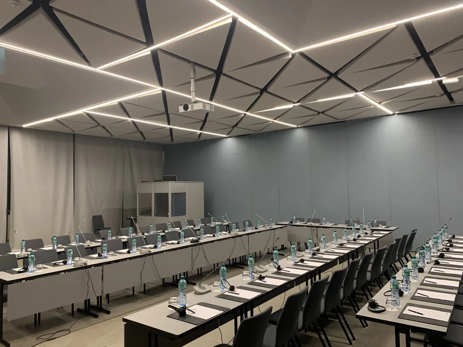 Installation professionnelle eConf lors d’une conférence à Dakar